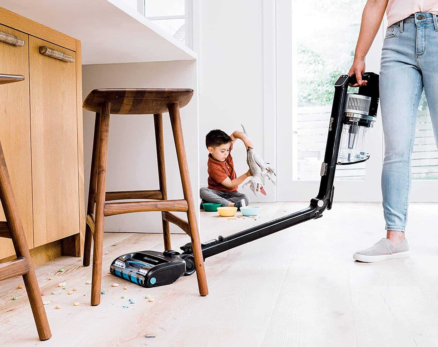 Maximum power: 309 watts Dust capacity: 1qt. Cordless: Yes Runtime: Up to 60 minutes Cleaning path width: 10.63in. Dimensions: 10.24