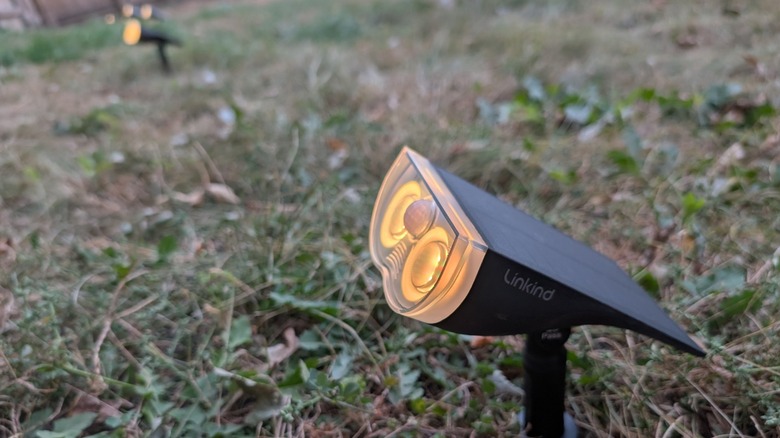 Linkind SL5C Smart Solar Spotlight Review 1