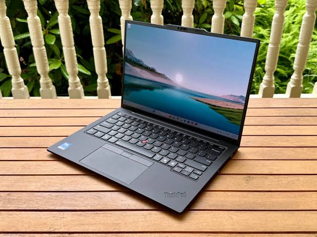 Lenovo ThinkPad X1 Carbon Gen 13 Aura